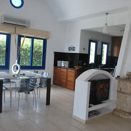 Sea Front Villa, Heated Private Pool, Amazing Location Paphos 323 Kissonerga Exterior foto